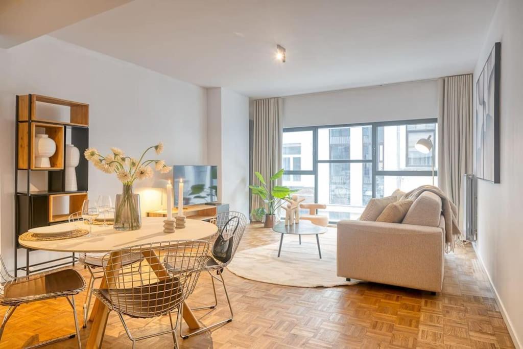 Smart And Cosy 4p In With Balcony * Antwerpen